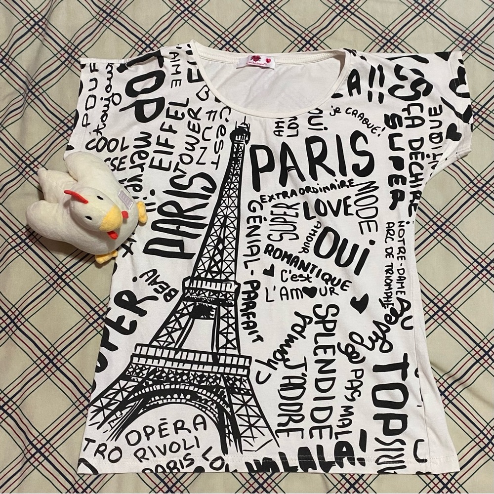 👨‍🎨 Eiffel Tower and French Graffiti Graphic Tee - Size S Rarely Worn 🥖